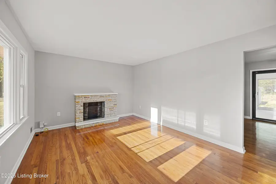 4444 Charlotte Ann Dr, Louisville, KY 40216 - #3