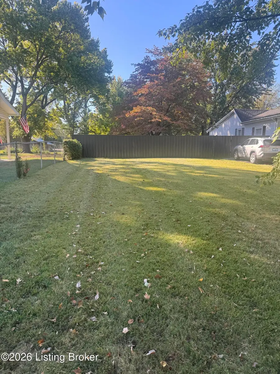 1876 Kendall Ln, Louisville, KY 40216 - #2