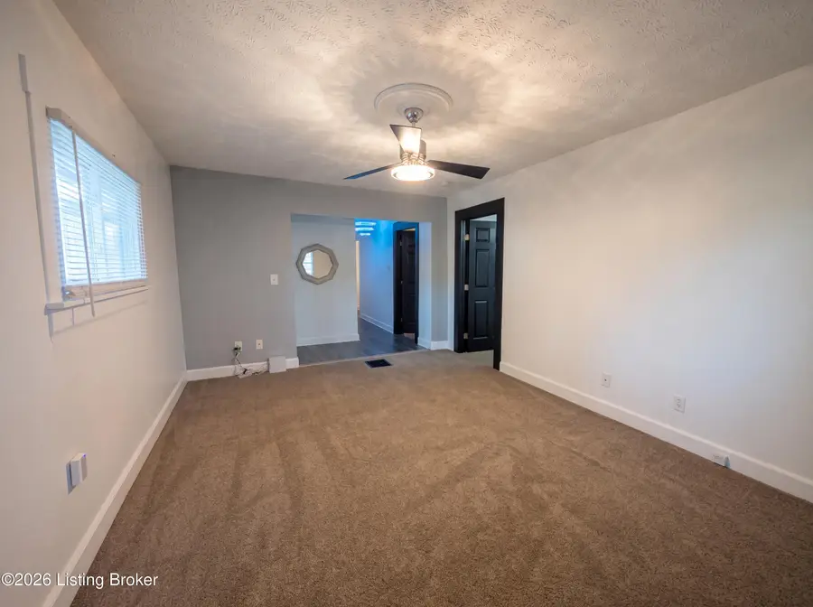 1876 Kendall Ln, Louisville, KY 40216 - #3