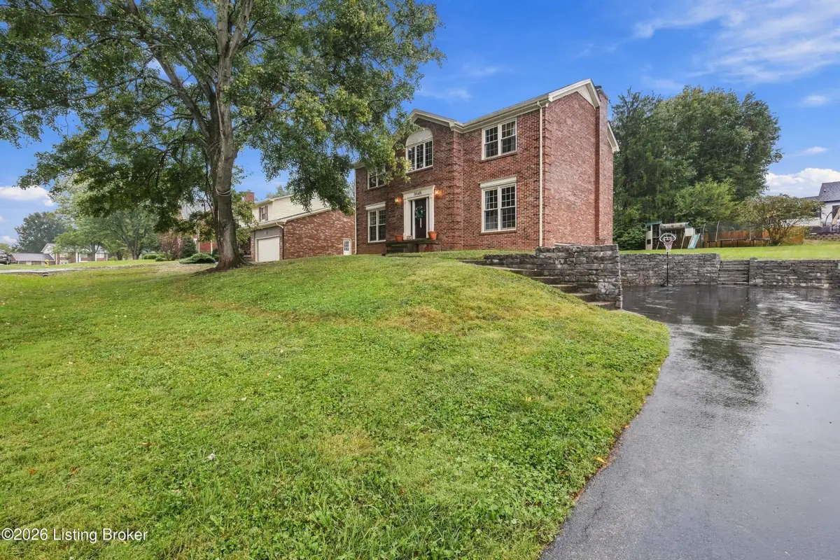 3618 E Locust Cir, Prospect, KY 40059 - #1