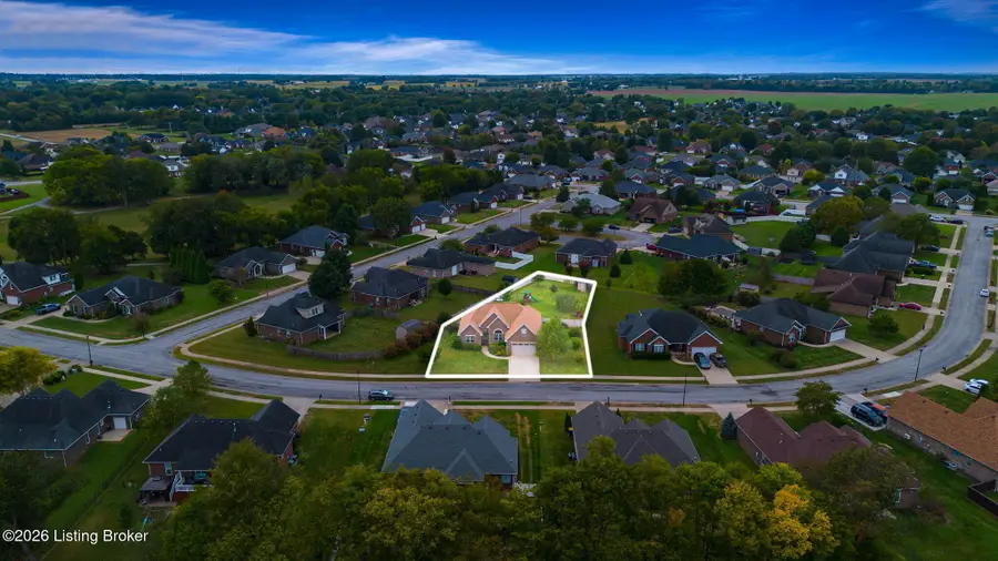 618 Baden Ln, Bowling Green, KY 42104 - #2
