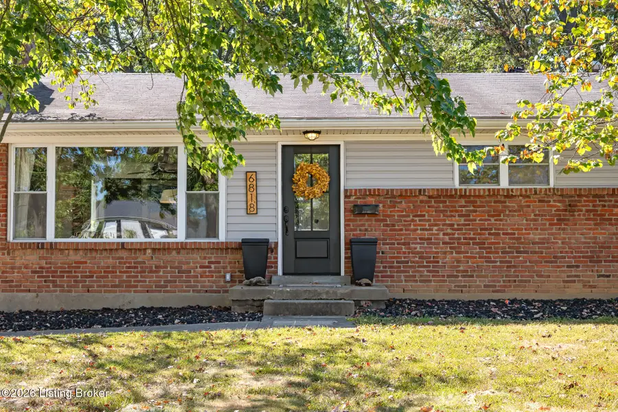 6818 Green Meadow Cir, Louisville, KY 40207 - #3
