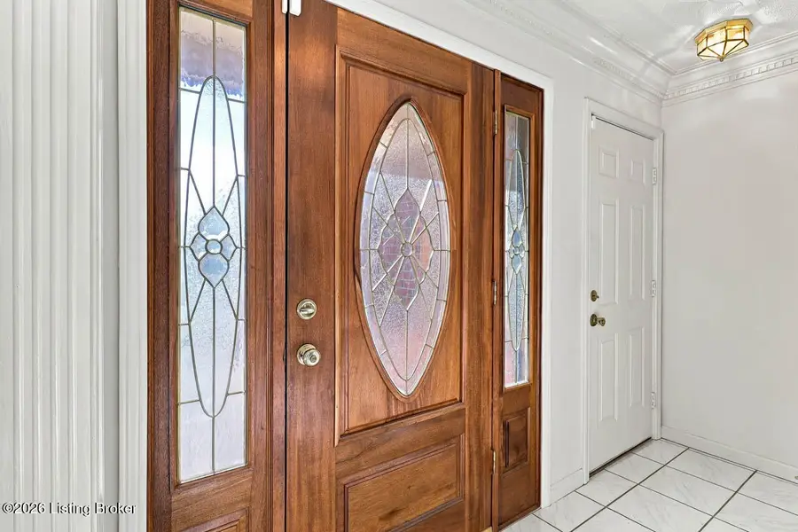 5003 Hunters Point Cir, Louisville, KY 40216 - #3