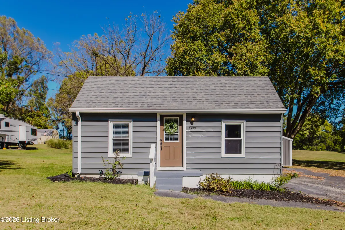 5219 Maple Spring Dr, Louisville, KY 40229 - #1