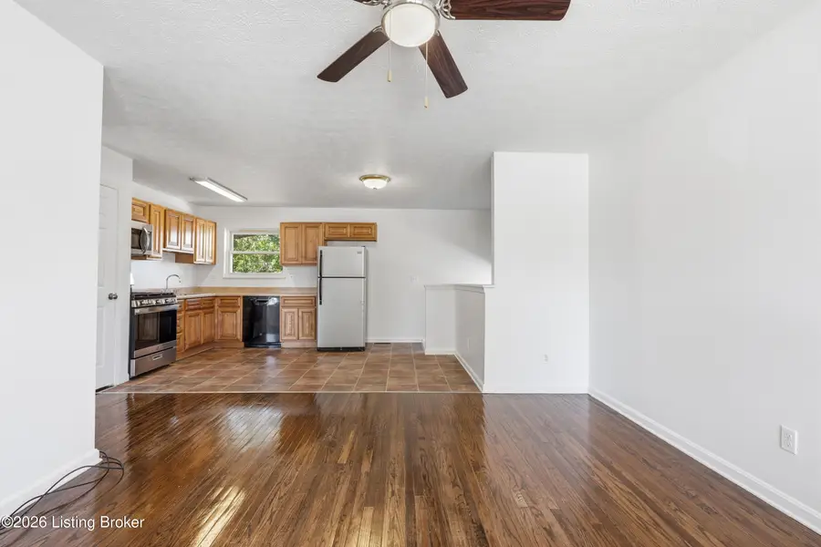 611 Blossom Rd, Louisville, KY 40229 - #3
