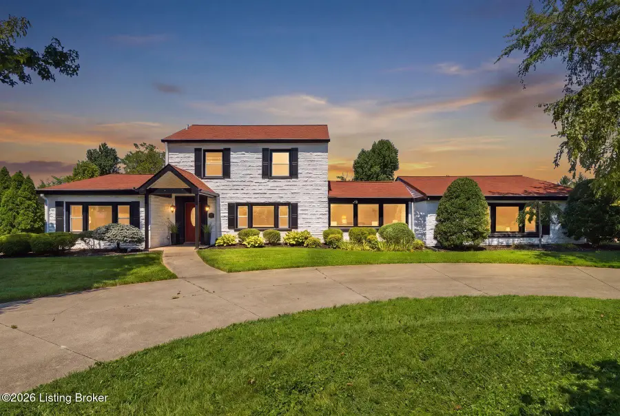 6703 Woodhaven Rd, Louisville, KY 40228 - #2