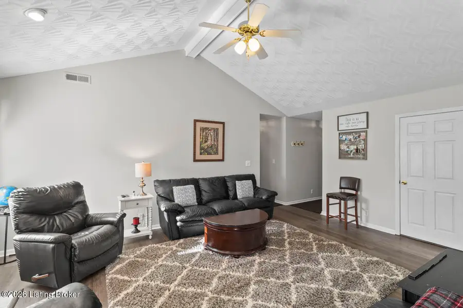 2722 Antone Pkwy, Louisville, KY 40220 - #3
