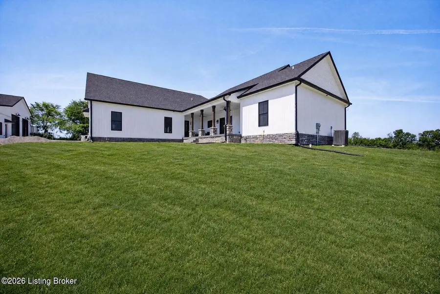 154 Farmview Dr, Springfield, KY 40069 - #2