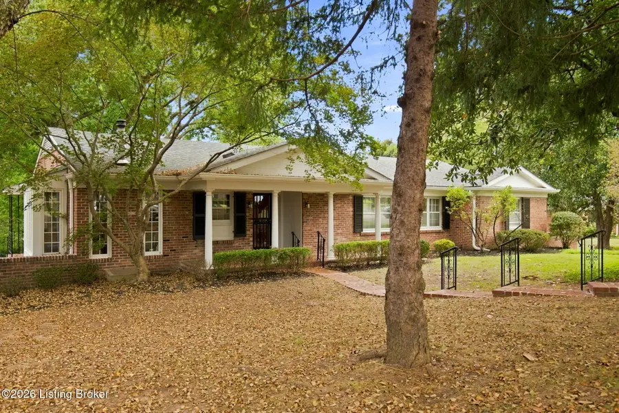 5204 Tomahawk Rd, Louisville, KY 40207 - #2