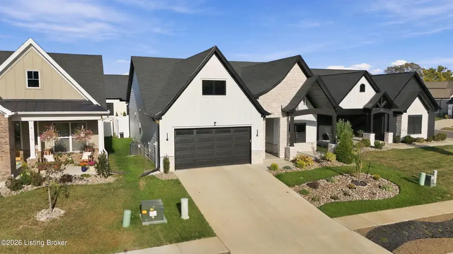 4104 Uhl Dr, Jeffersonville, IN 47130 - #3