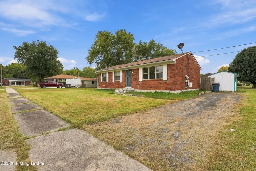 8100 Rocky Gap Rd, Louisville, KY 40214 - #2