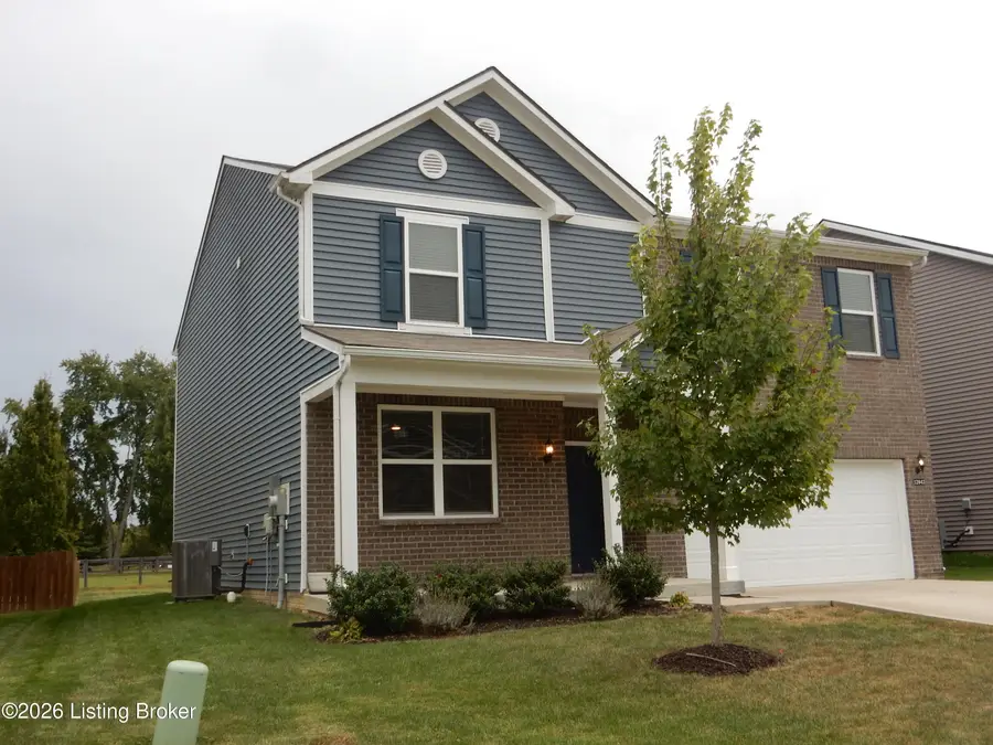 12043 Wooden Trace Dr, Louisville, KY 40229 - #2
