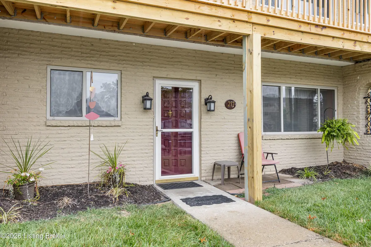 217 Casa Bella Ct, Louisville, KY 40220 - #1
