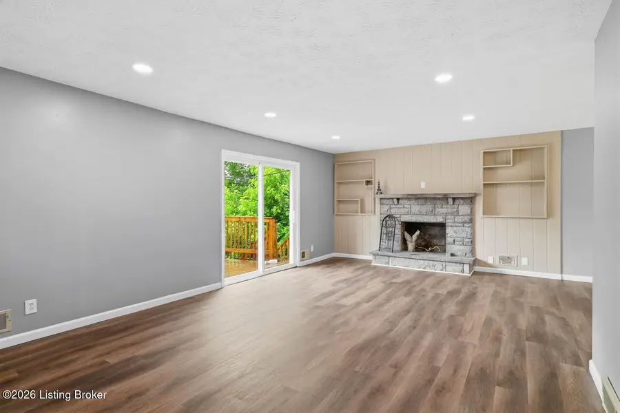 5120 Maryview Dr, Louisville, KY 40216 - #2