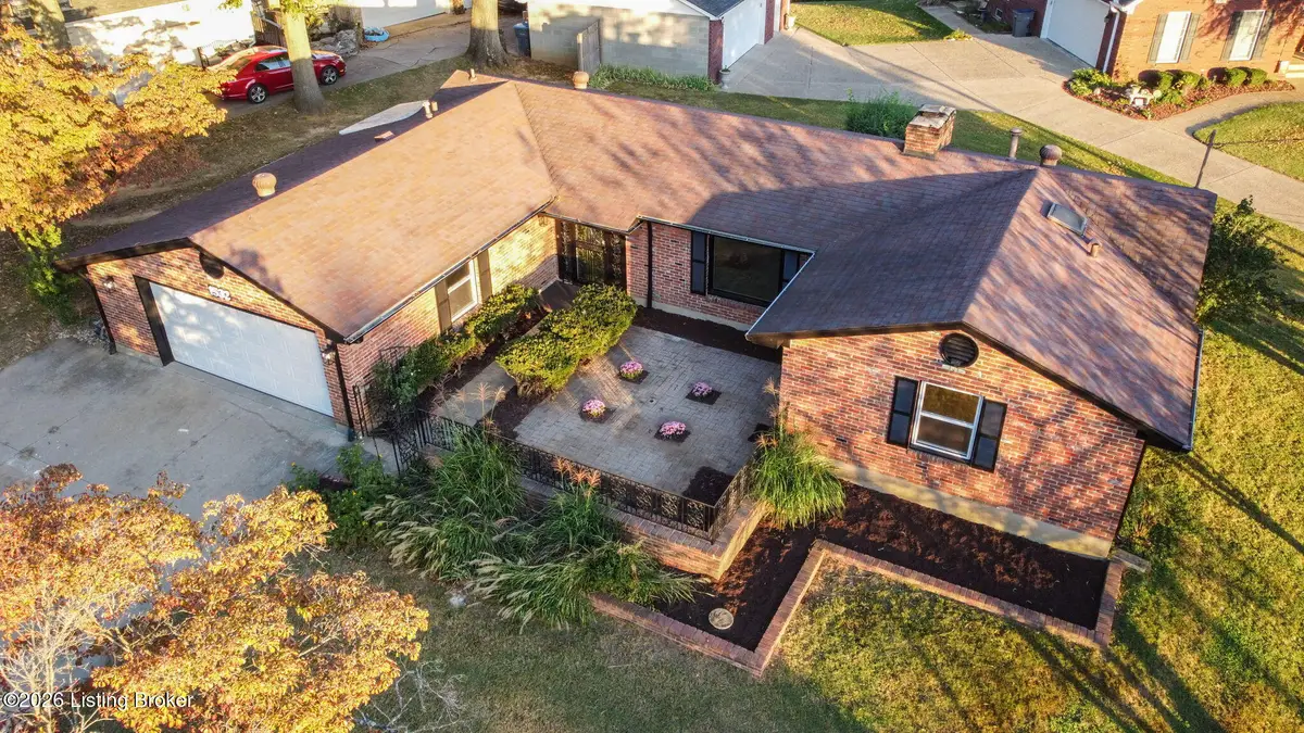 1532 Dawn Dr, Louisville, KY 40216 - #1