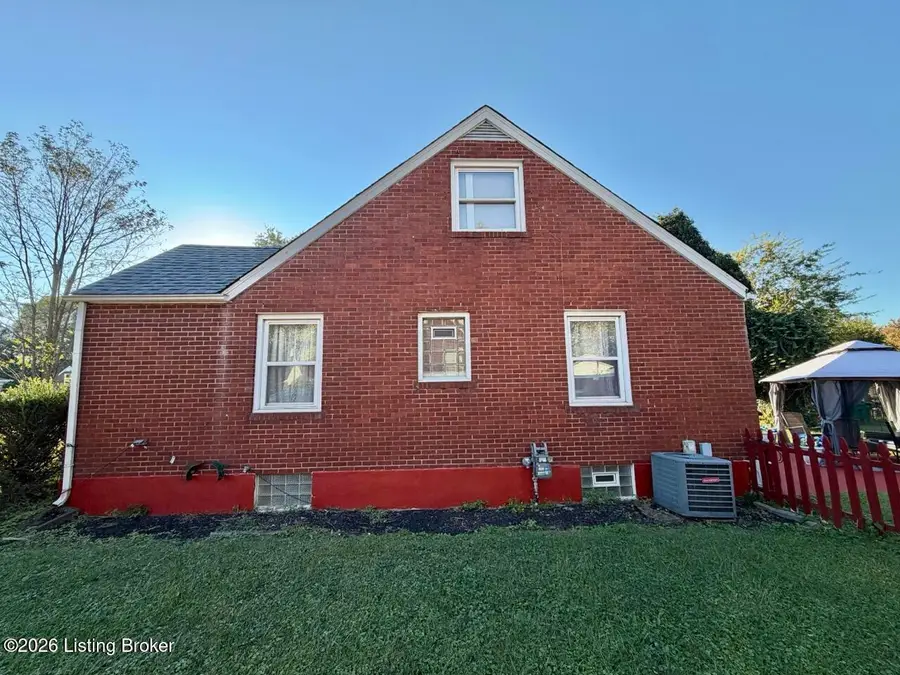 1111 Forest View Dr, Louisville, KY 40219 - #3