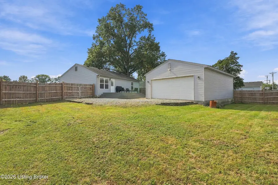 226 S Shore Dr, Shepherdsville, KY 40165 - #3