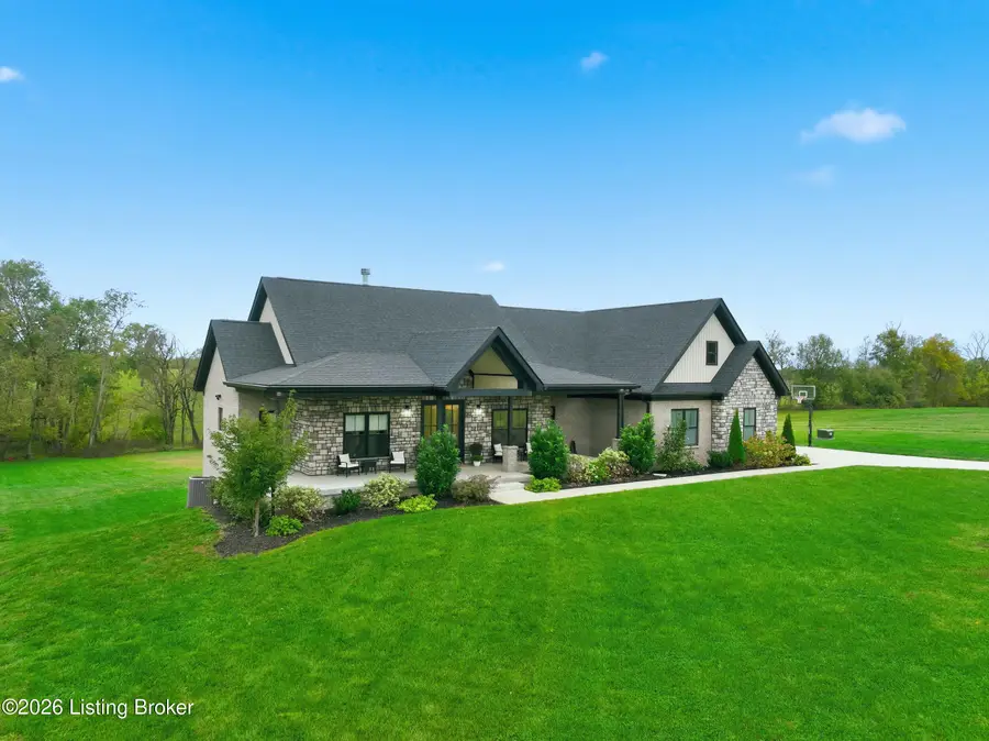 825 S Stallard Dr, Shelbyville, KY 40065 - #2