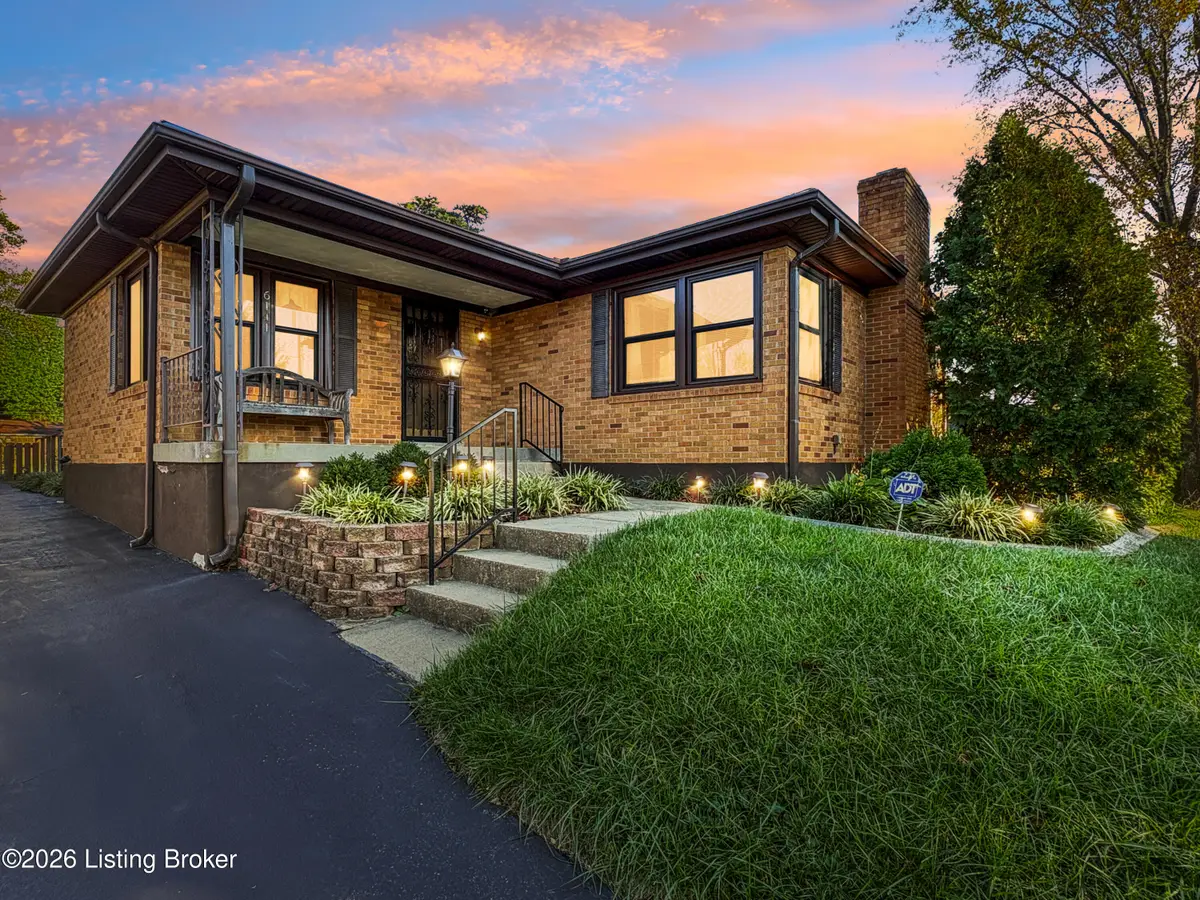 6141 Overhill Dr, Louisville, KY 40229 - #1