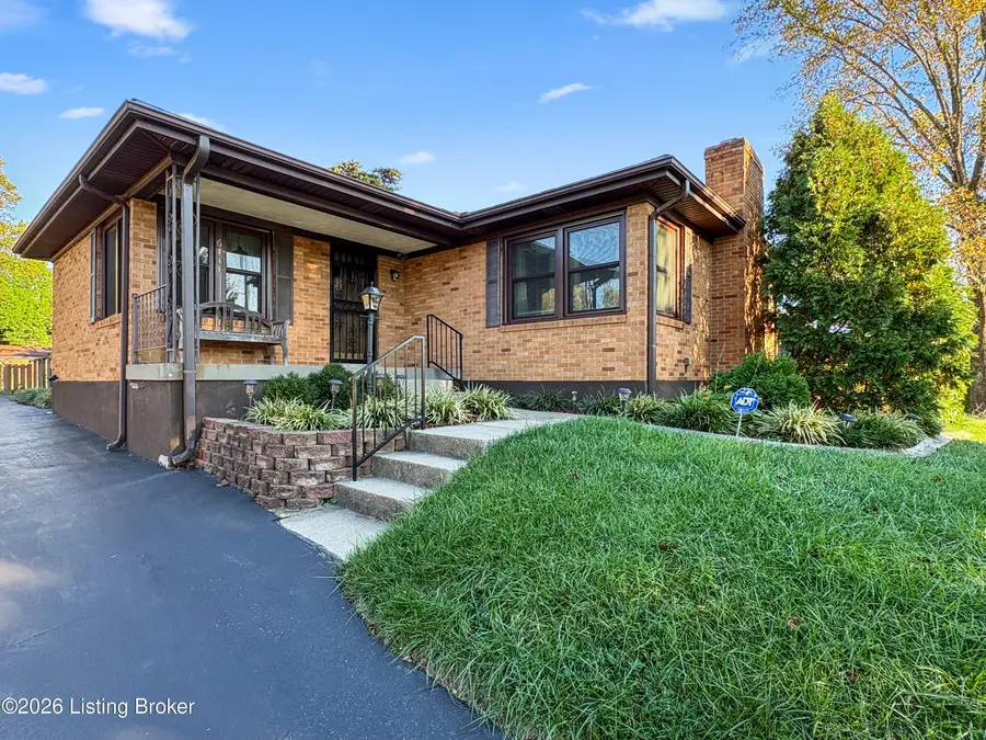6141 Overhill Dr, Louisville, KY 40229 - #2