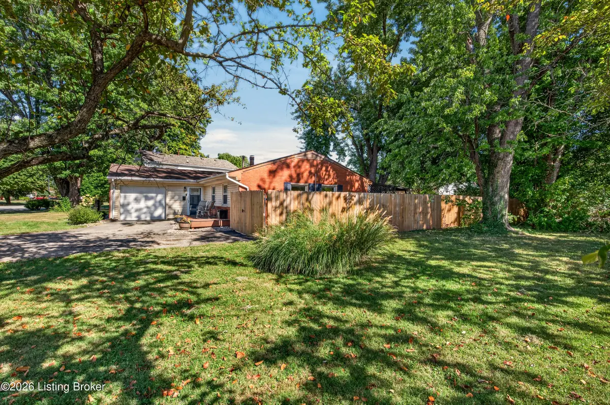 3906 Hillbrook Dr, Louisville, KY 40220 - #1