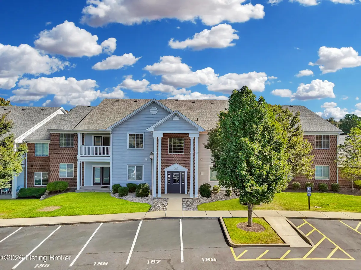2605 Bradford Commons Dr #201, Louisville, KY 40299 - #1