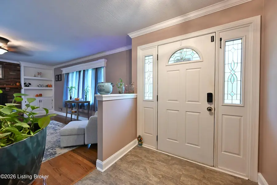 3812 Crestridge Dr, Louisville, KY 40272 - #2
