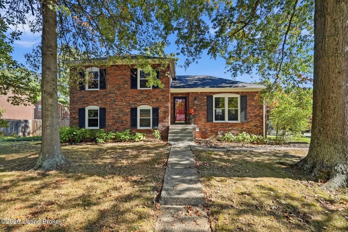 10604 Linn Station Rd, Louisville, KY 40223 - #1