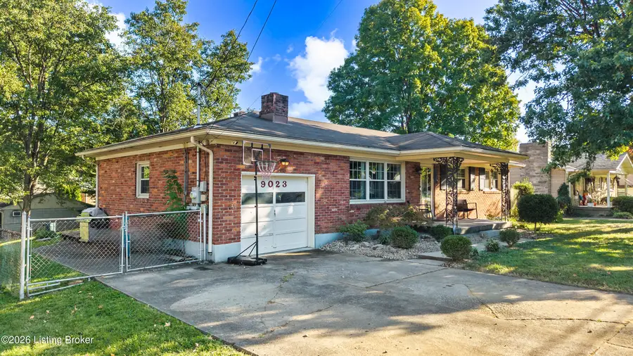 9023 Wanlou Dr, Louisville, KY 40272 - #2