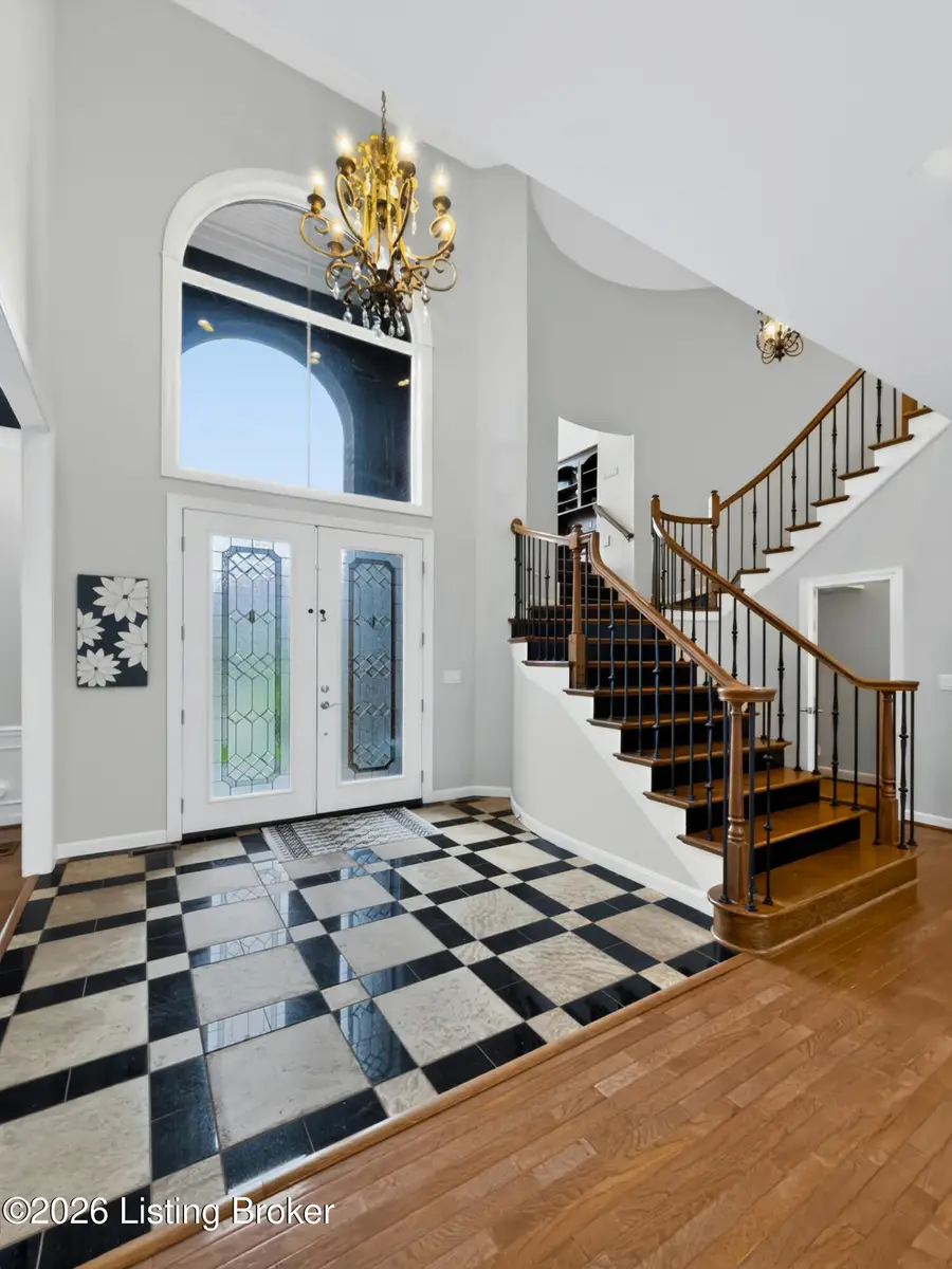18905 Ridgeleigh Ln, Louisville, KY 40245 - #2