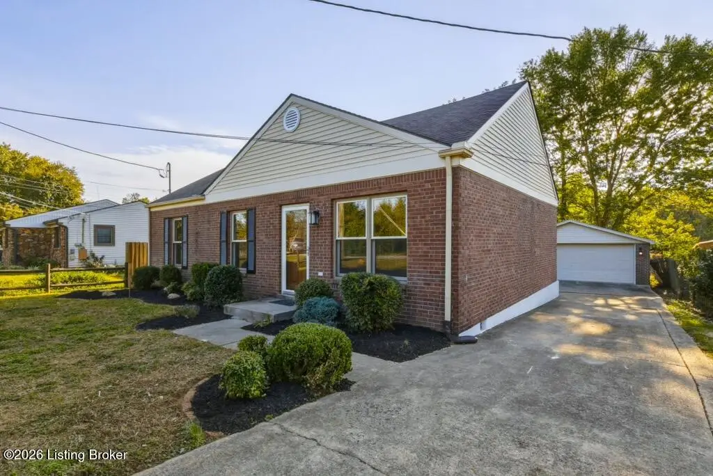 2706 Triplett Ct, Louisville, KY 40216 - #1