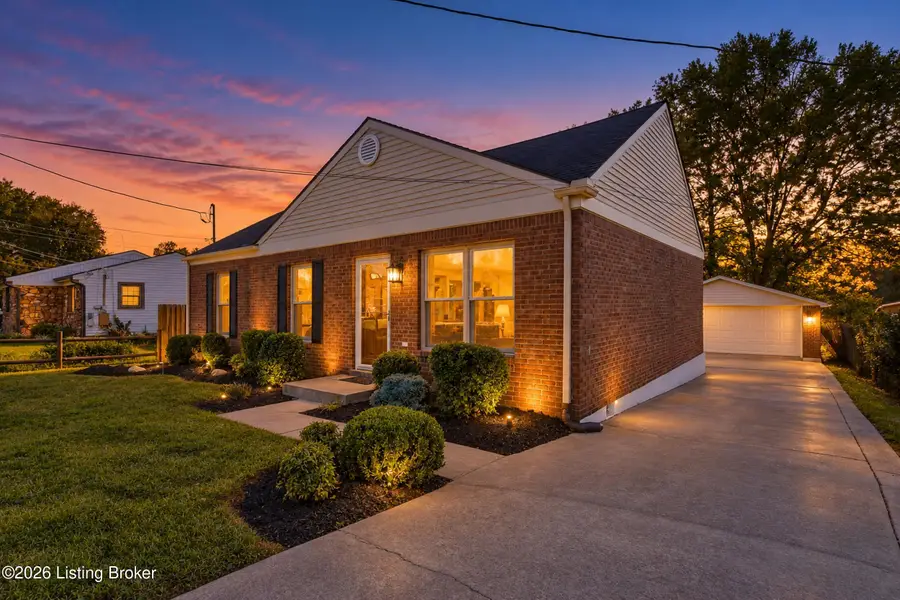 2706 Triplett Ct, Louisville, KY 40216 - #2