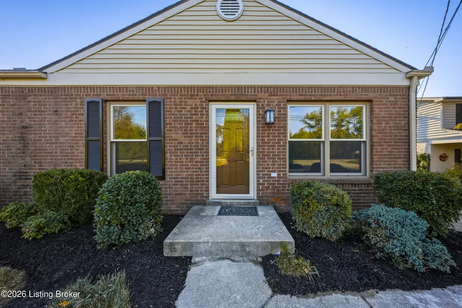 2706 Triplett Ct, Louisville, KY 40216 - #3