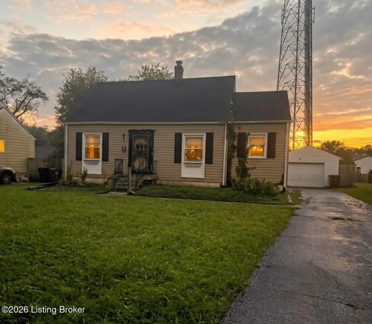 310 Mcarthur Dr, Louisville, KY 40207 - #1