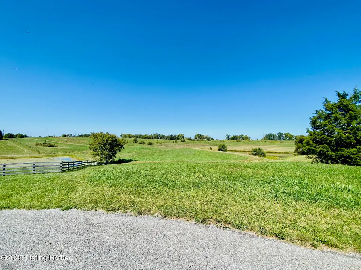 122 Mary Todd Dr, Springfield, KY 40069 - #1