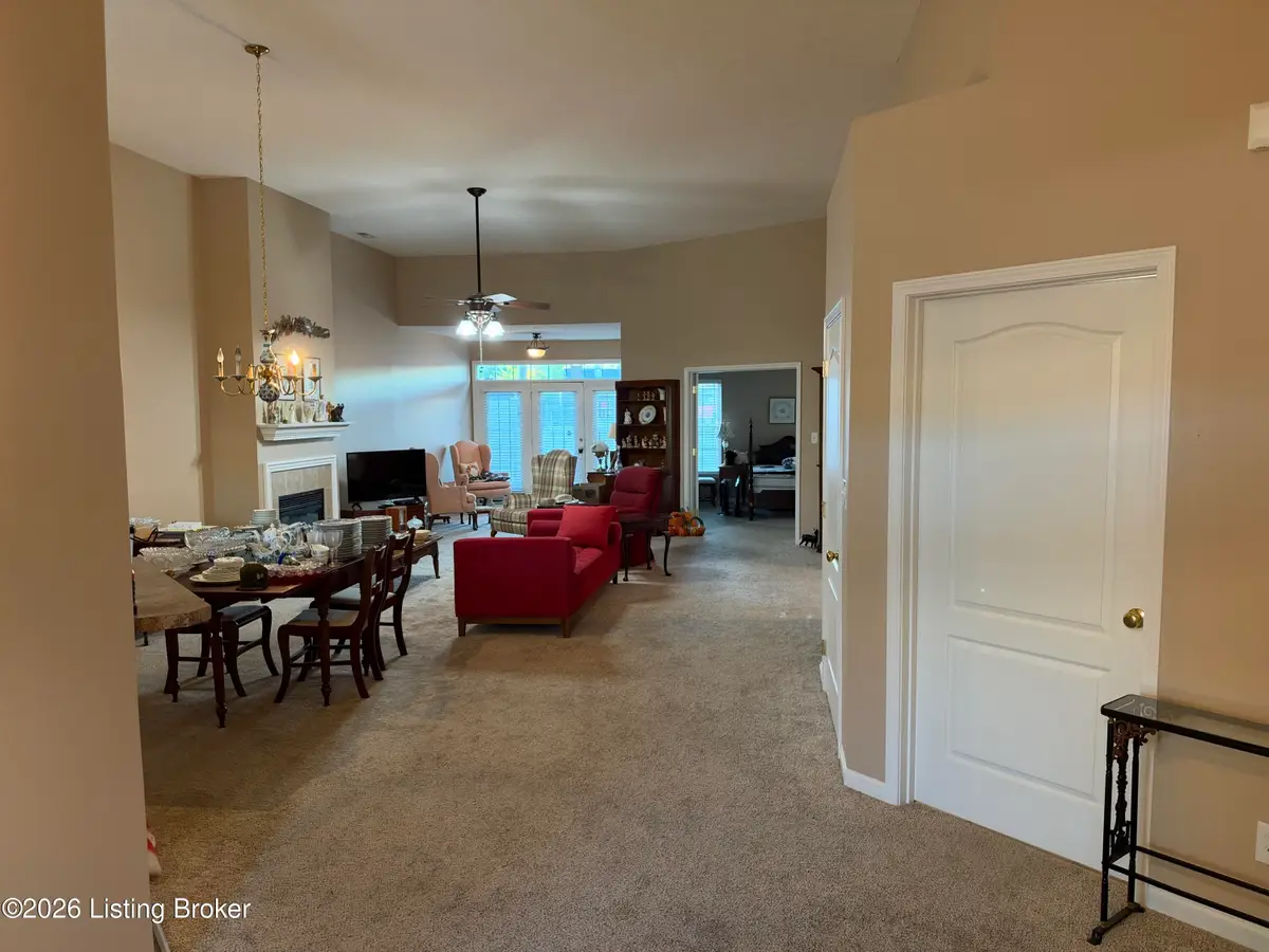 7604 Buffalo Trace Dr, Louisville, KY 40214 - #1