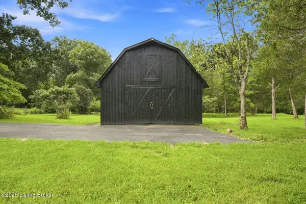 1802 Ironwood Rd, La Grange, KY 40031