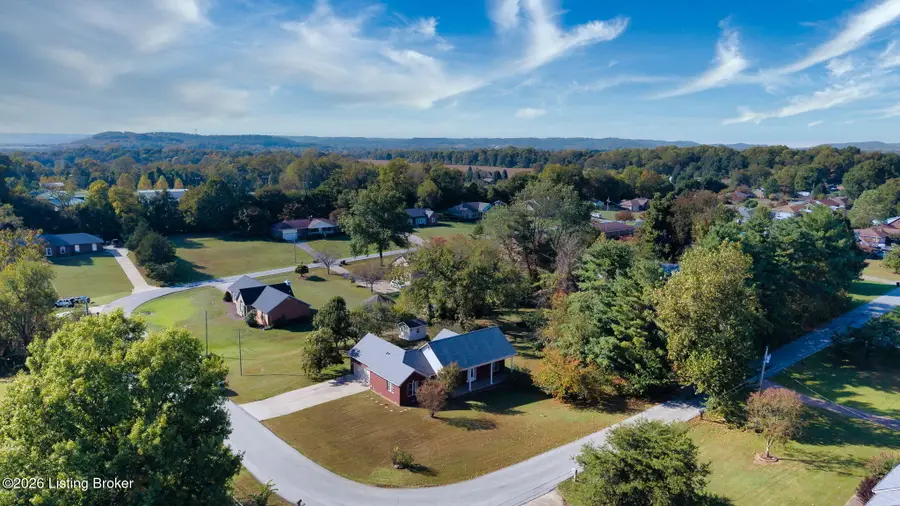 142 Gibraltar Dr, Shepherdsville, KY 40165 - #3