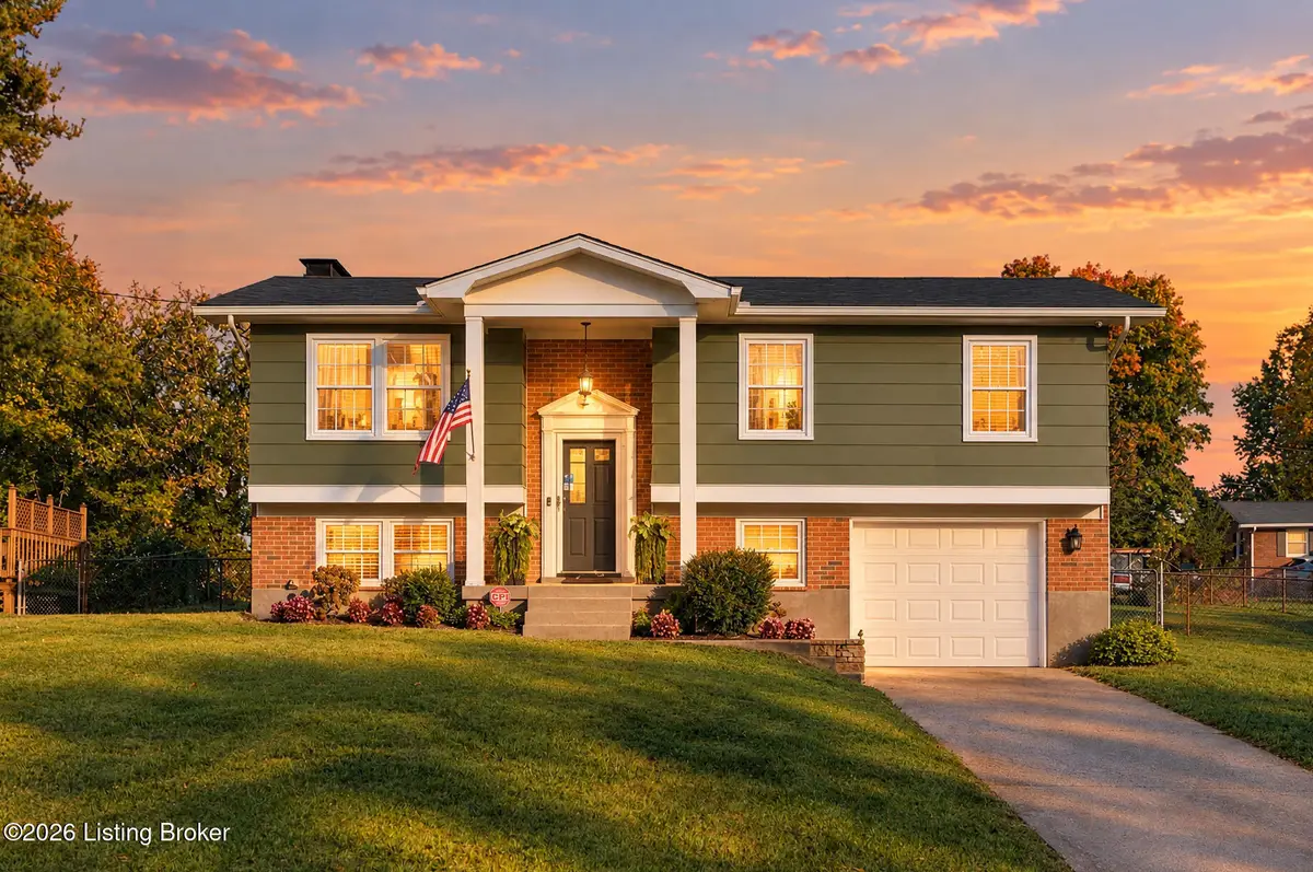 240 Topfield Rd, Louisville, KY 40229 - #1