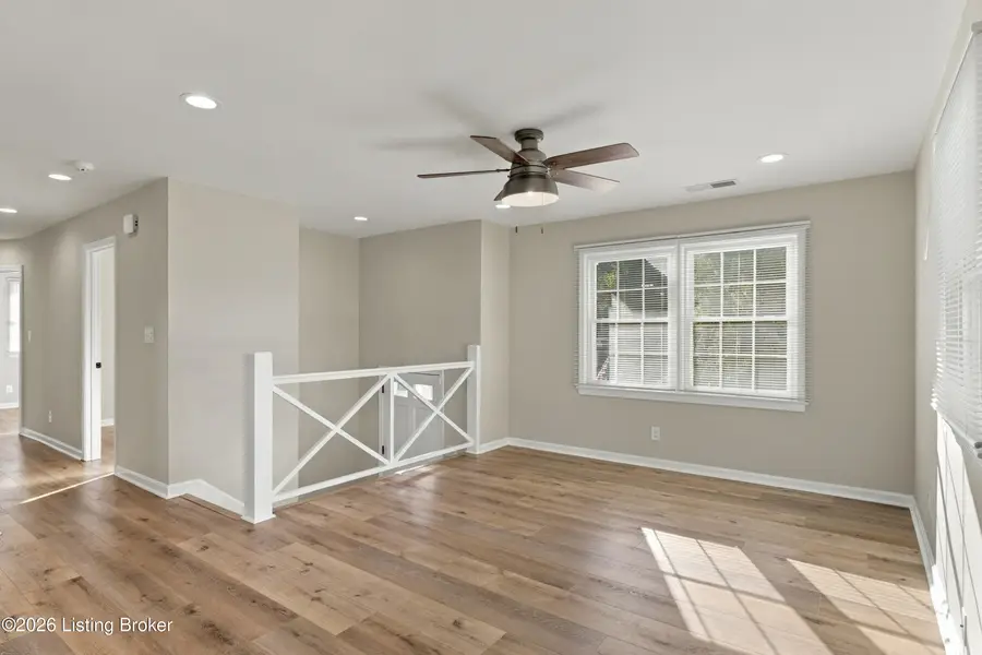 240 Topfield Rd, Louisville, KY 40229 - #3