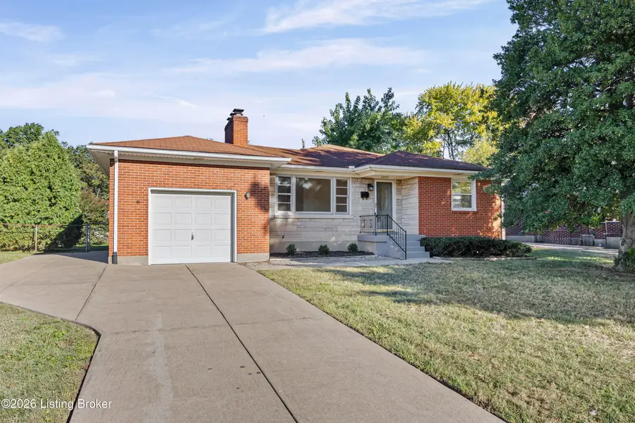 2207 Liverpool Ln, Louisville, KY 40218 - #3
