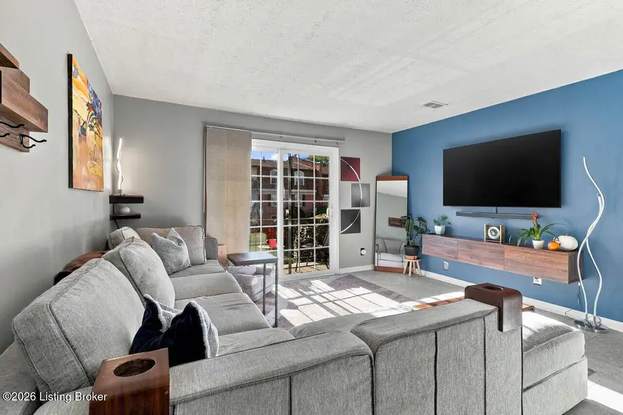 308 Chanel Ct #APT 2, Louisville, KY 40218 - #3