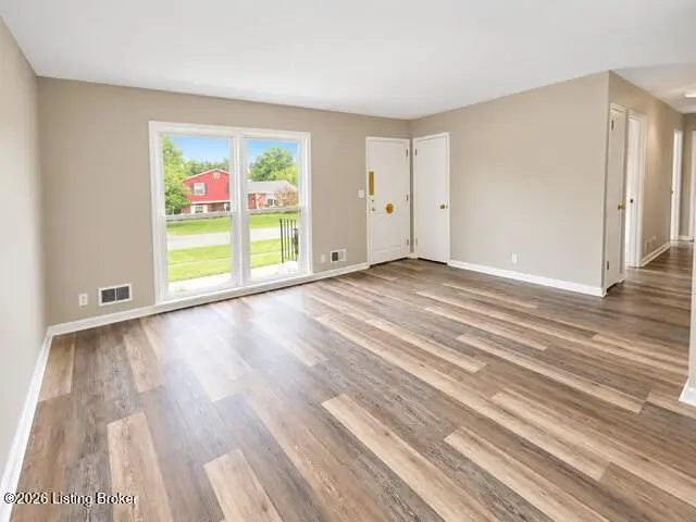 4105 Manner Gate Dr, Louisville, KY 40220 - #3