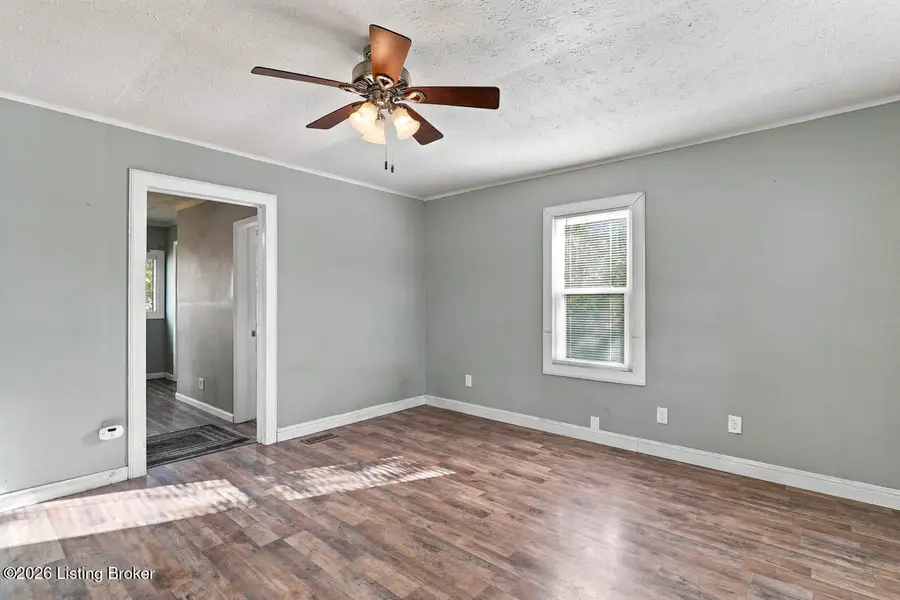 186 Hester St, Shepherdsville, KY 40165 - #2