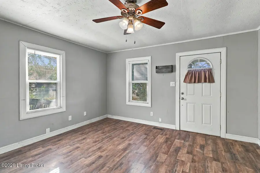 186 Hester St, Shepherdsville, KY 40165 - #3