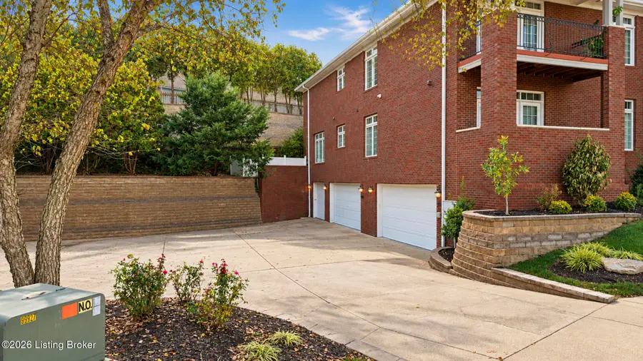 15304 Royal Troon Ave, Louisville, KY 40245 - #3