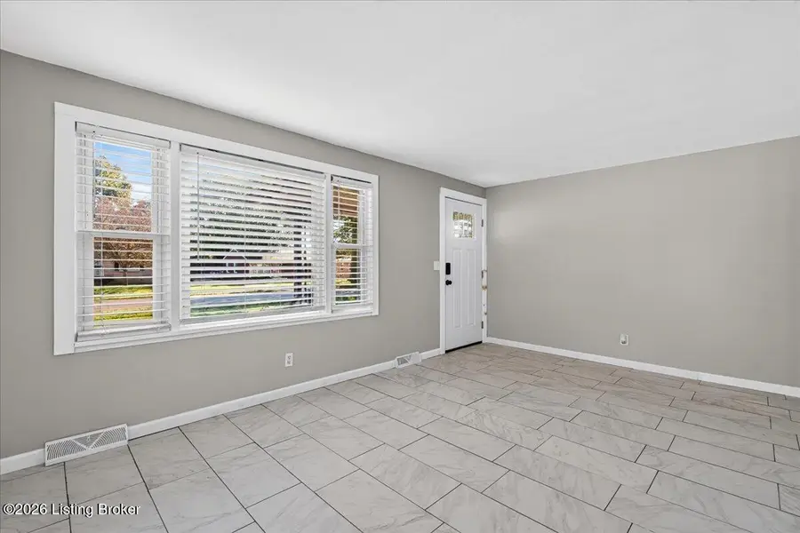 7710 Poinsettia Dr, Louisville, KY 40258 - #3