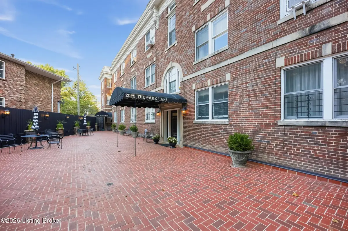 2023 Eastern Pkwy #APT 5, Louisville, KY 40204 - #1
