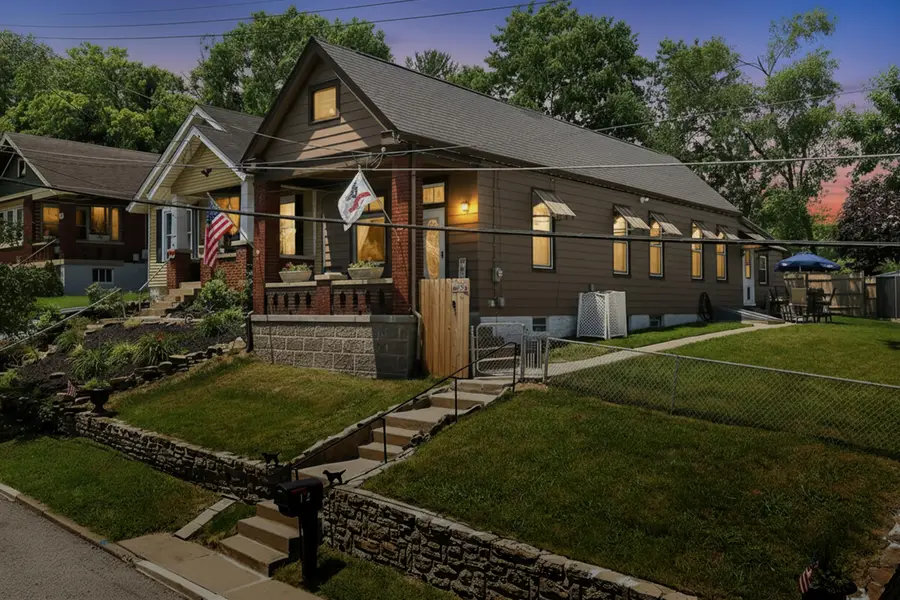 12 Amelia Street, Newport, KY 41071 - Image #2