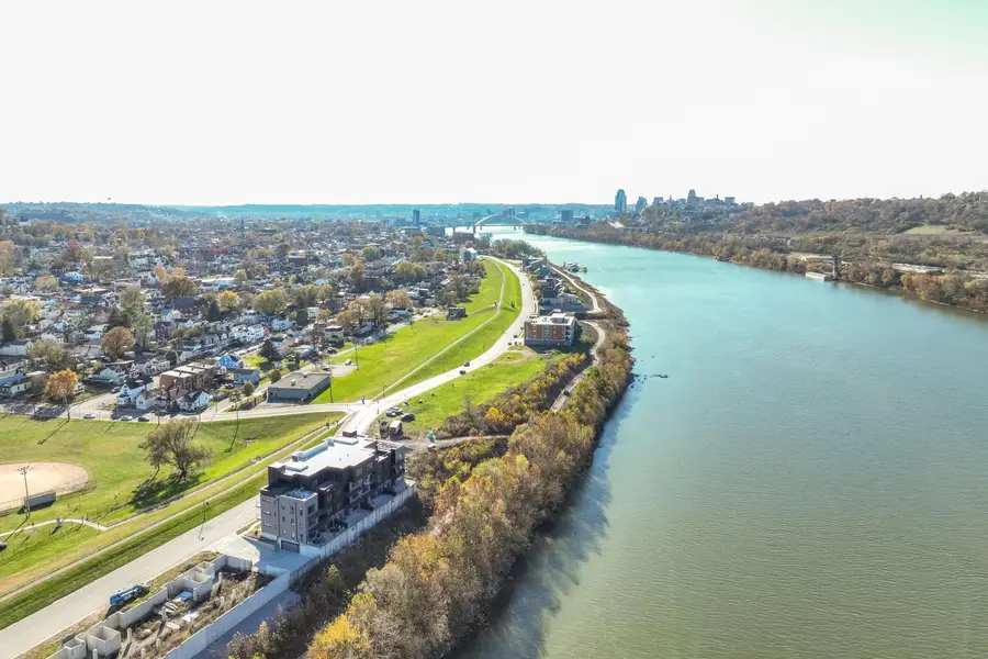 745 Manhattan Boulevard #303, Dayton, KY 41074 - Image #2